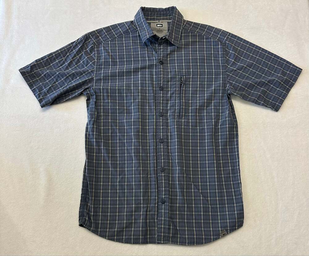 REI Mens Short Sleeve Button Down Shirt Small